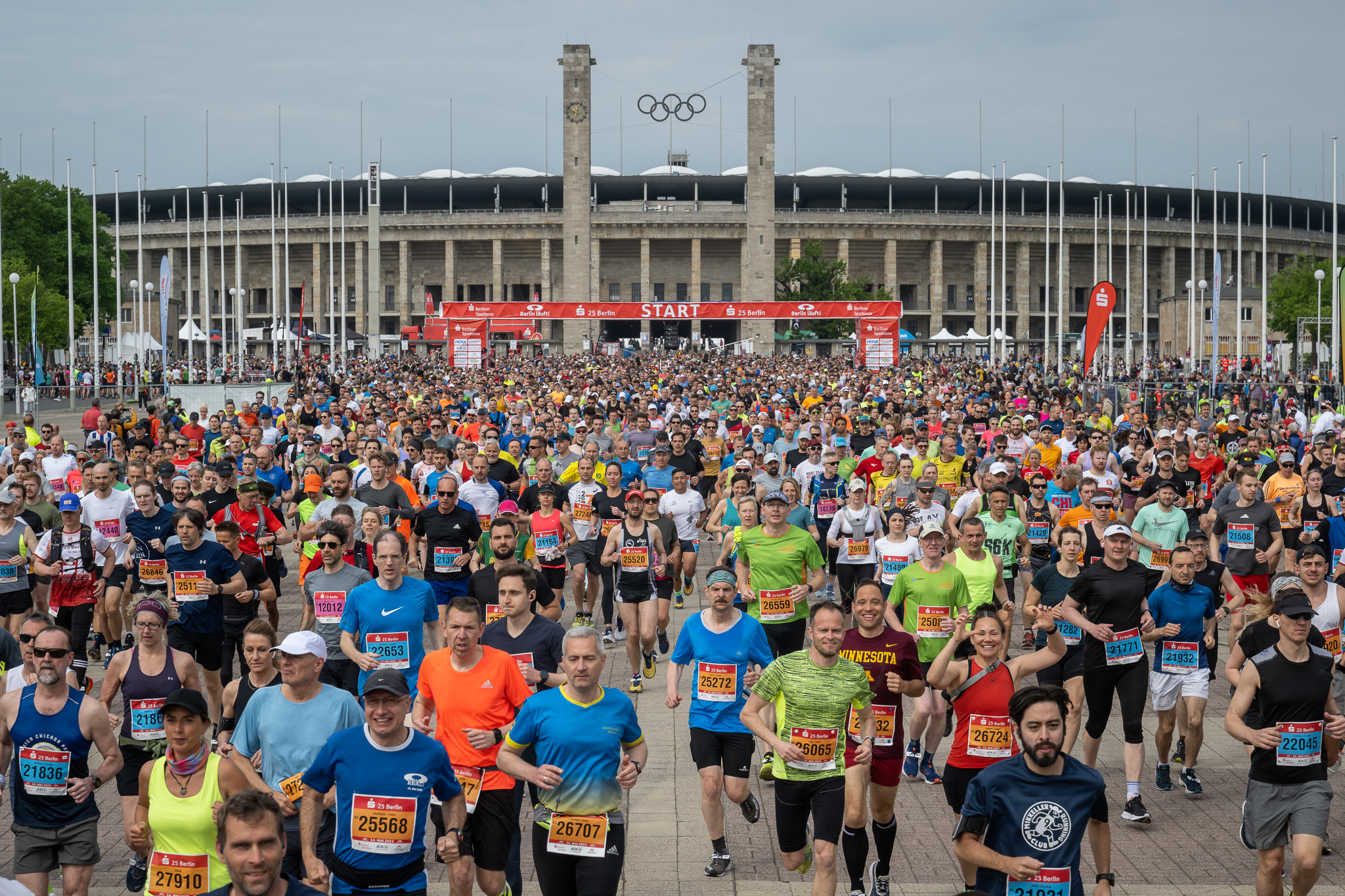 S 25 Berlin: 8.500 laufen beim „S 25,4“ auf neuen Wegen und feiern den Laufsport