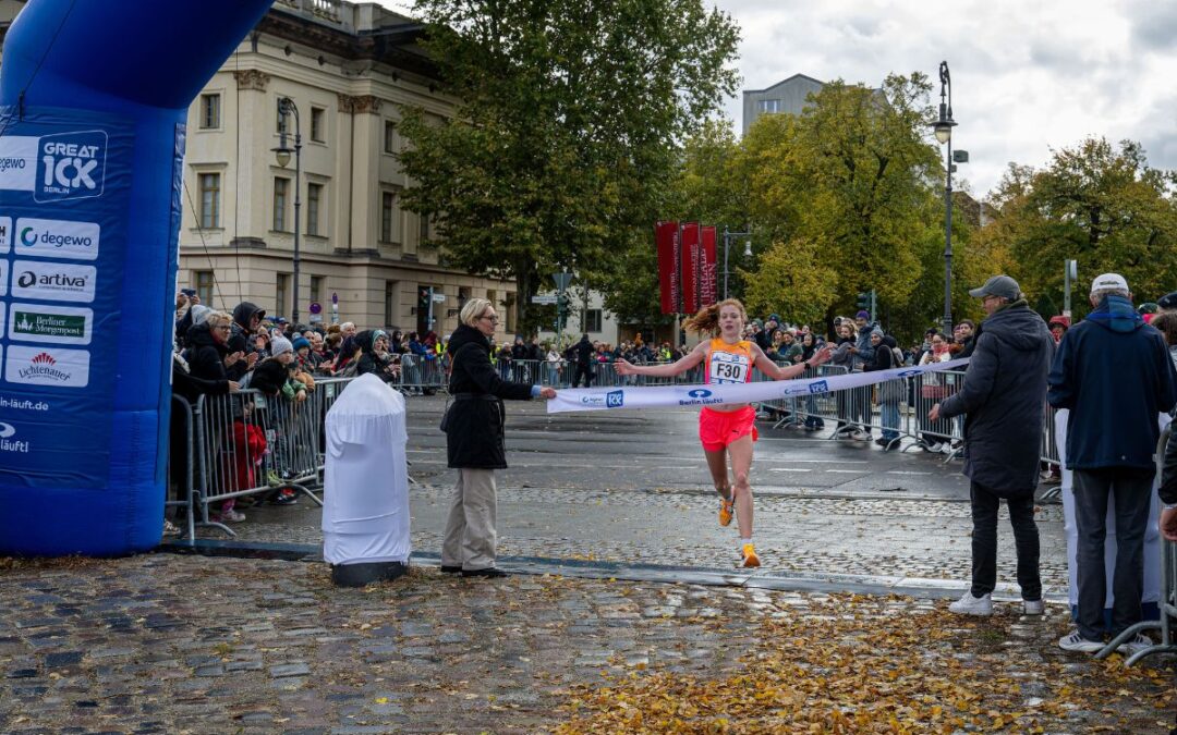 Stürmischer „degewo Great 10K“: Eva Dieterich pulverisiert in Berlin Bestzeit